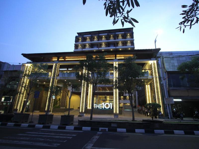 The 1O1 Yogyakarta Tugu Hotel Buitenkant foto